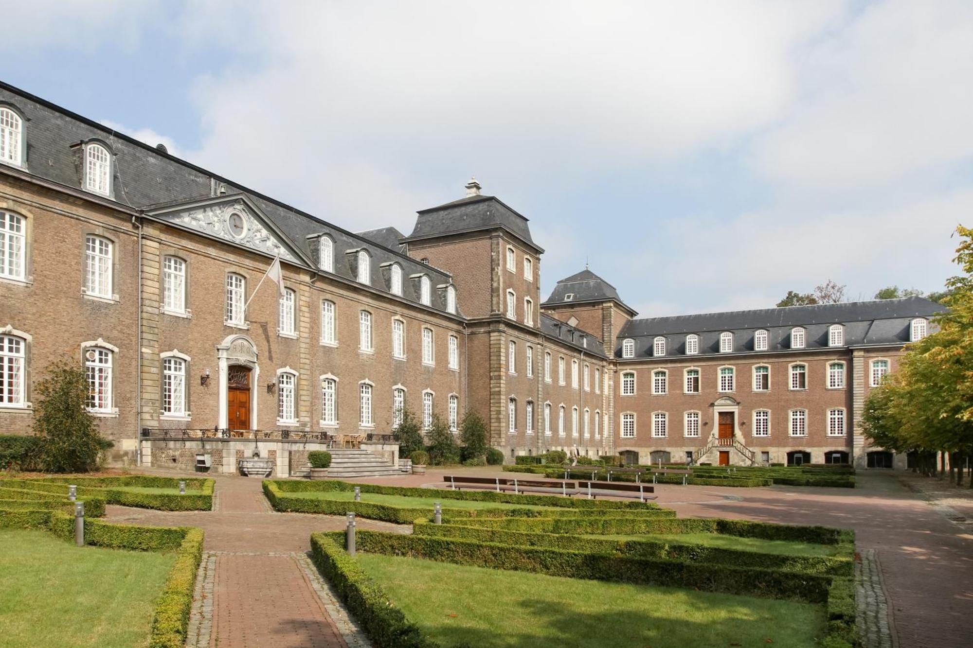 Abdij Hotel Rolduc ケルクラーデ エクステリア 写真