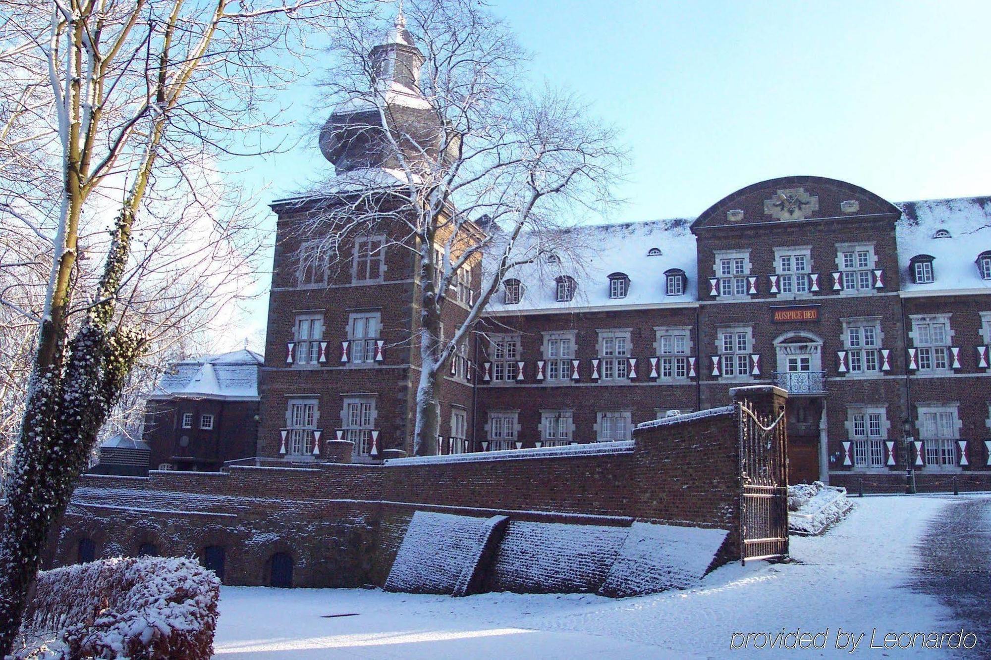 Abdij Hotel Rolduc ケルクラーデ エクステリア 写真